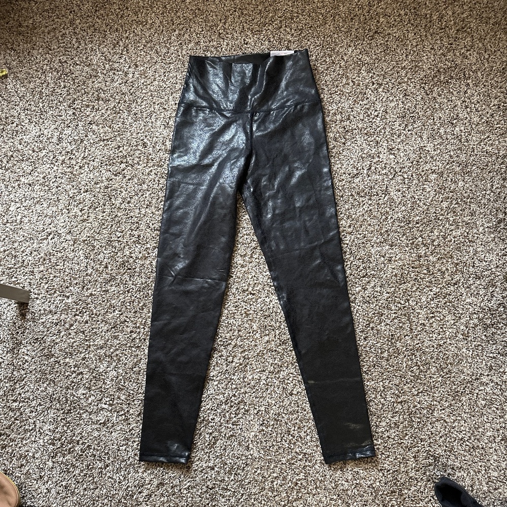 Aerie Black Shine Leggings M